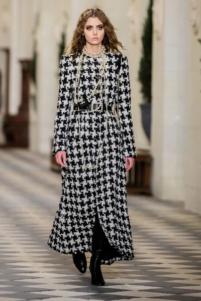 Look 9